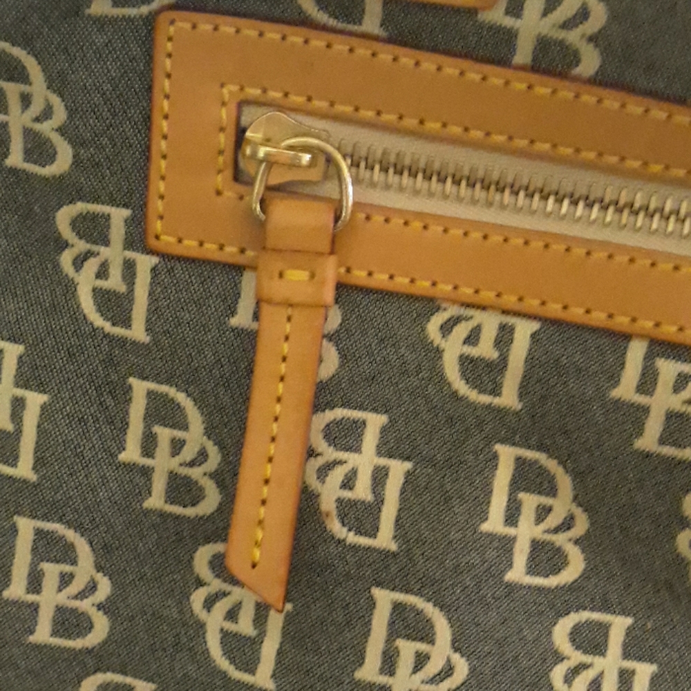 Purse - Picture 5 of 8